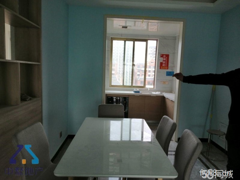 花千树一期边套洋房,20万装修,基本没住人,用钱急售,可按揭